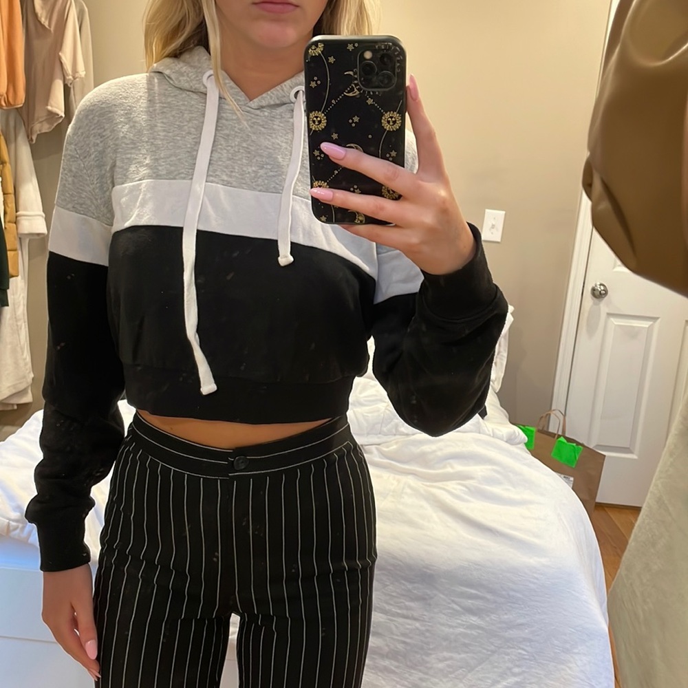 Cropped hoodie